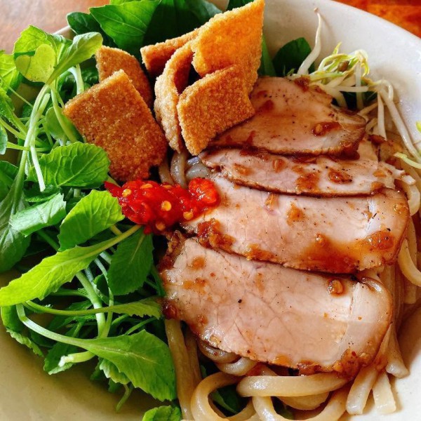 Quán cao lầu Hội An lạ nhất TP.HCM: Chủ quán bán một mình, hết vài chục tô là nghỉ Quán cao lầu Hội An lạ nhất TP.HCM: Chủ quán bán một mình, hết vài chục tô là nghỉ
