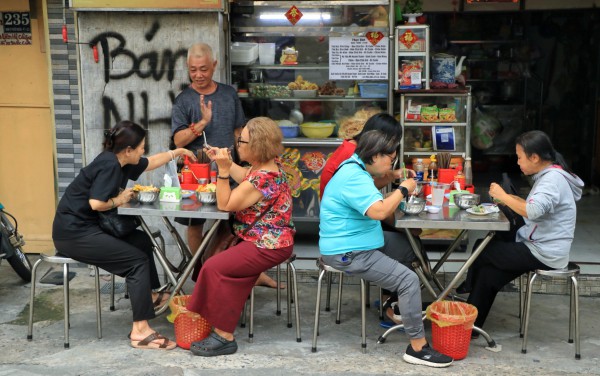 Quán chay gần chùa Vĩnh Nghiêm tồn tại gần nửa thế kỷ: Ông chủ... lạ đời Quán chay gần chùa Vĩnh Nghiêm tồn tại gần nửa thế kỷ: Ông chủ... lạ đời