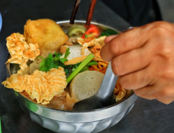 Quán chay gần chùa Vĩnh Nghiêm tồn tại gần nửa thế kỷ: Ông chủ... lạ đời Quán chay gần chùa Vĩnh Nghiêm tồn tại gần nửa thế kỷ: Ông chủ... lạ đời