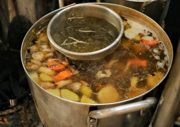 Quán chay gần chùa Vĩnh Nghiêm tồn tại gần nửa thế kỷ: Ông chủ... lạ đời Quán chay gần chùa Vĩnh Nghiêm tồn tại gần nửa thế kỷ: Ông chủ... lạ đời