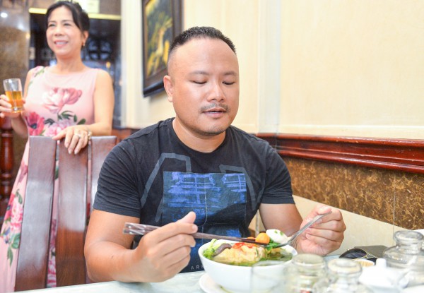 Quán phở gà 'đắt nhất nhì' Hà Nội được Michelin gọi tên có gì đặc biệt? Quán phở gà 'đắt nhất nhì' Hà Nội được Michelin gọi tên có gì đặc biệt?