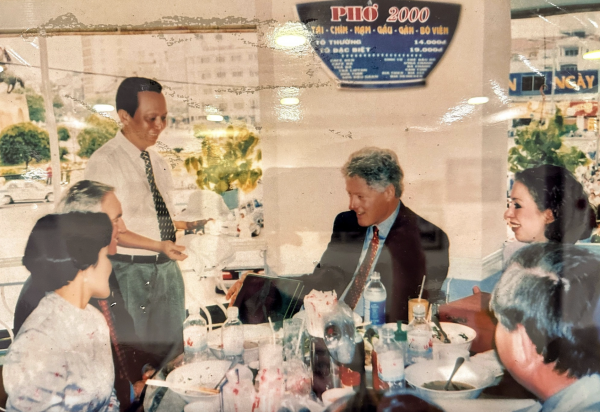 Quán phở ngay trung tâm TP.HCM từng đón Tổng thống Mỹ Bill Clinton, giờ ra sao?