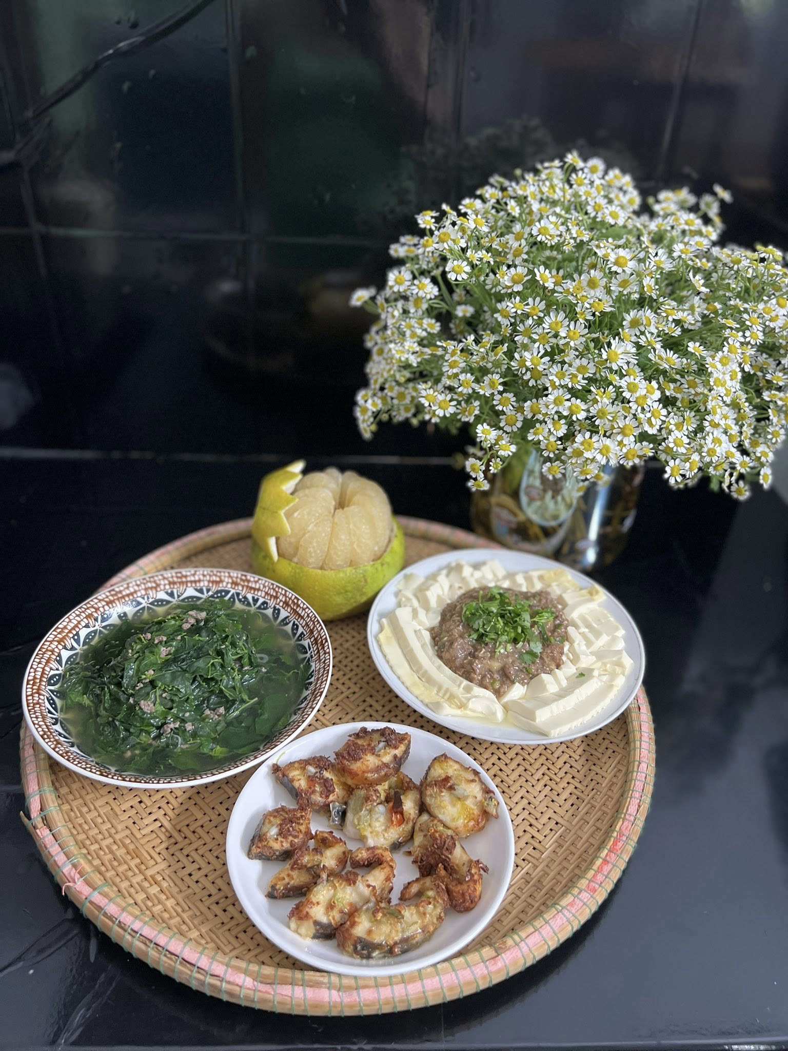 Thực đơn cơm nhà ngon lành, bổ dưỡng của bà mẹ 3 con