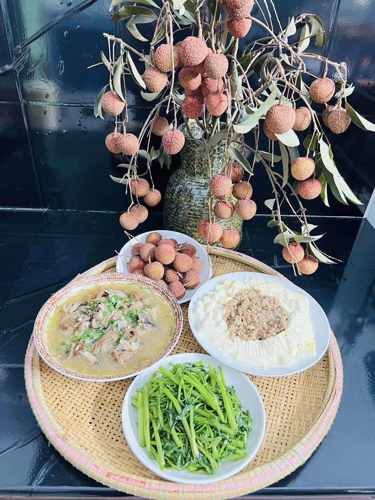 Thực đơn cơm nhà ngon lành, bổ dưỡng của bà mẹ 3 con