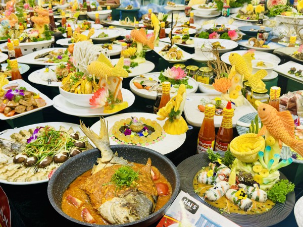 Ẩm thực Việt và màn công diễn đẹp mắt tại TP.HCM: Món ngon từ 100 loại cá Ẩm thực Việt và màn công diễn đẹp mắt tại TP.HCM: Món ngon từ 100 loại cá