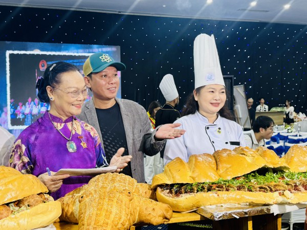 Ẩm thực Việt và màn công diễn đẹp mắt tại TP.HCM: Món ngon từ 100 loại cá Ẩm thực Việt và màn công diễn đẹp mắt tại TP.HCM: Món ngon từ 100 loại cá