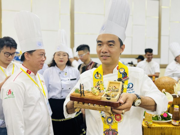 Ẩm thực Việt và màn công diễn đẹp mắt tại TP.HCM: Món ngon từ 100 loại cá Ẩm thực Việt và màn công diễn đẹp mắt tại TP.HCM: Món ngon từ 100 loại cá