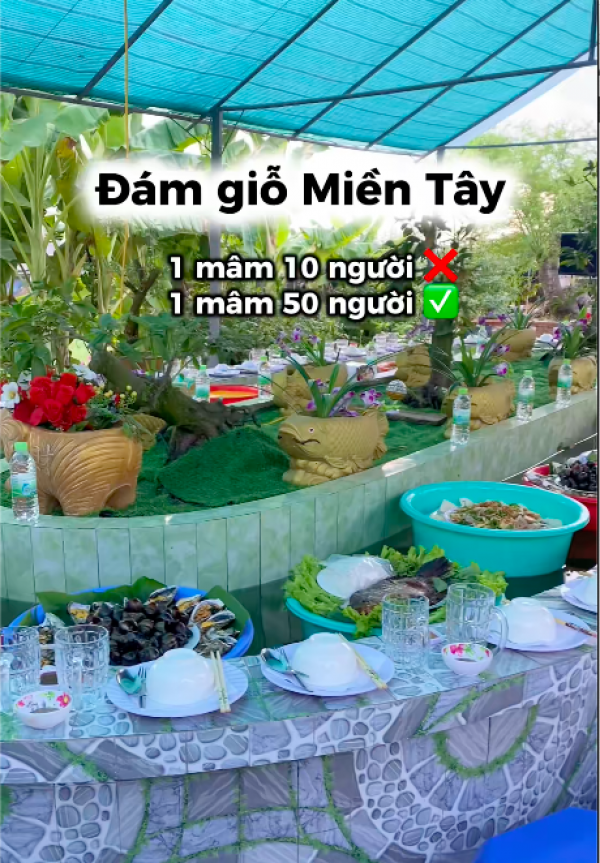 Đám giỗ miền Tây 'có 1 không 2': Đãi tiệc kiểu băng chuyền trên mặt nước Đám giỗ miền Tây 'có 1 không 2': Đãi tiệc kiểu băng chuyền trên mặt nước