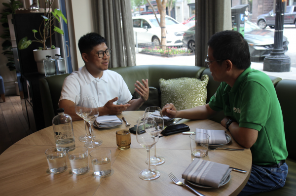 Đầu bếp gốc Việt Kevin Tiến: Đưa ẩm thực Việt đương đại tỏa sáng tại Mỹ Đầu bếp gốc Việt Kevin Tiến: Đưa ẩm thực Việt đương đại tỏa sáng tại Mỹ