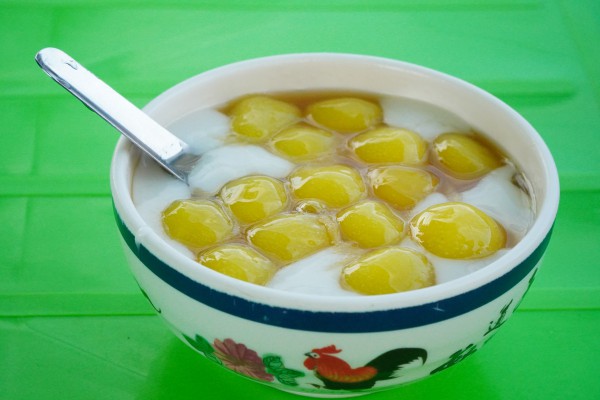 Độc lạ miền Tây: Bầy ong là khách quen quán tàu hũ nóng Cần Thơ