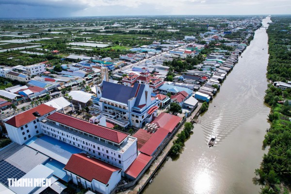 'Đừng để người ở xa về phiền lòng': Hàng quán Tắc Sậy giữ giá đón khách hành hương