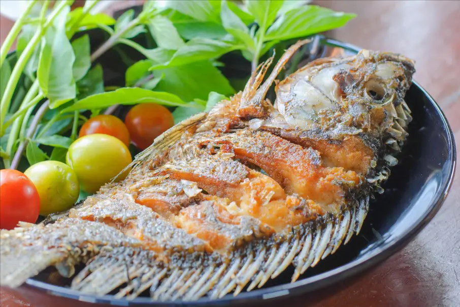 Đừng tẩm bột hay rắc muối, đây mới là cách rán cá không dính chảo Đừng tẩm bột hay rắc muối, đây mới là cách rán cá không dính chảo