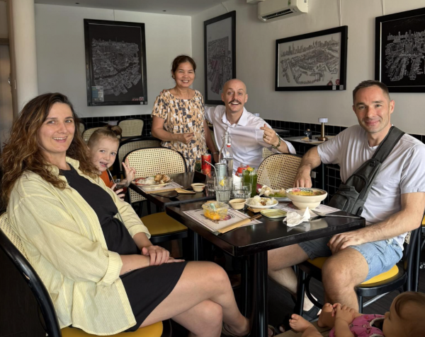 Ông Tây mở nhà hàng Việt 'view triệu đô' ở TP.HCM, 95% khách là người nước ngoài Ông Tây mở nhà hàng Việt 'view triệu đô' ở TP.HCM, 95% khách là người nước ngoài