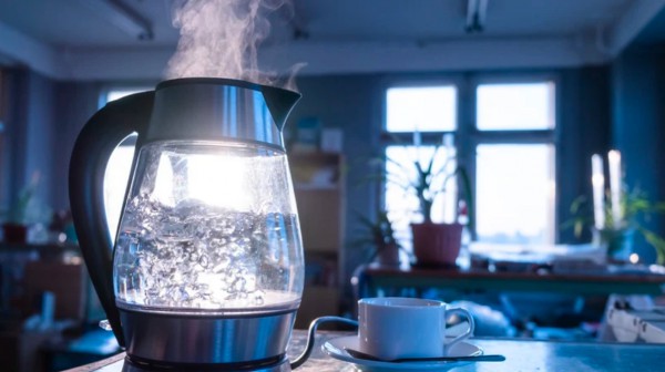 Nước đá không giúp 'mát' khi trời nóng như bạn tưởng