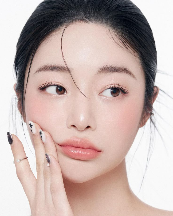 5 lỗi phổ biến khiến lớp trang điểm “kém bền” trong mùa hè