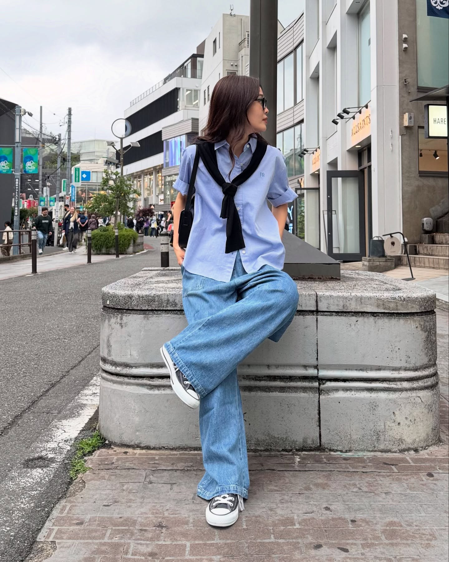 5 mẫu giày bệt phối cùng quần ống rộng thoải mái ngày hè