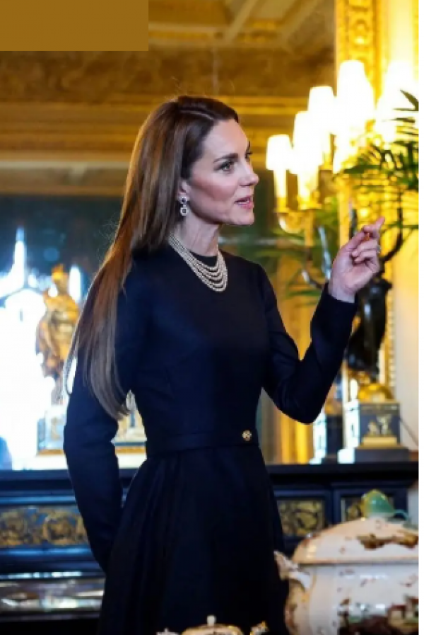 6 bộ trang phục làm nên 