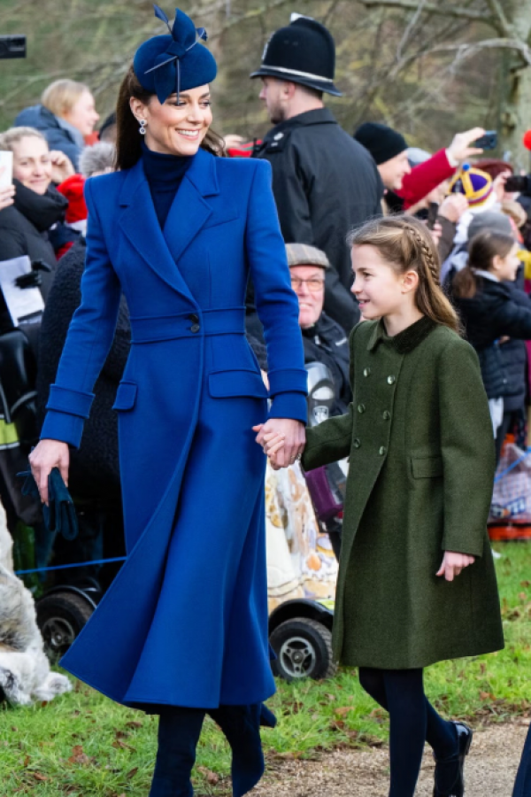 6 bộ trang phục làm nên 