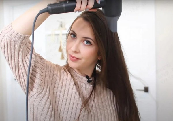 7 bước sấy tóc chuẩn salon giúp mái tóc mềm mượt, chắc khỏe