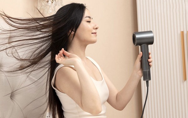 7 bước sấy tóc chuẩn salon giúp mái tóc mềm mượt, chắc khỏe