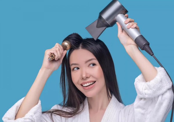 7 bước sấy tóc chuẩn salon giúp mái tóc mềm mượt, chắc khỏe