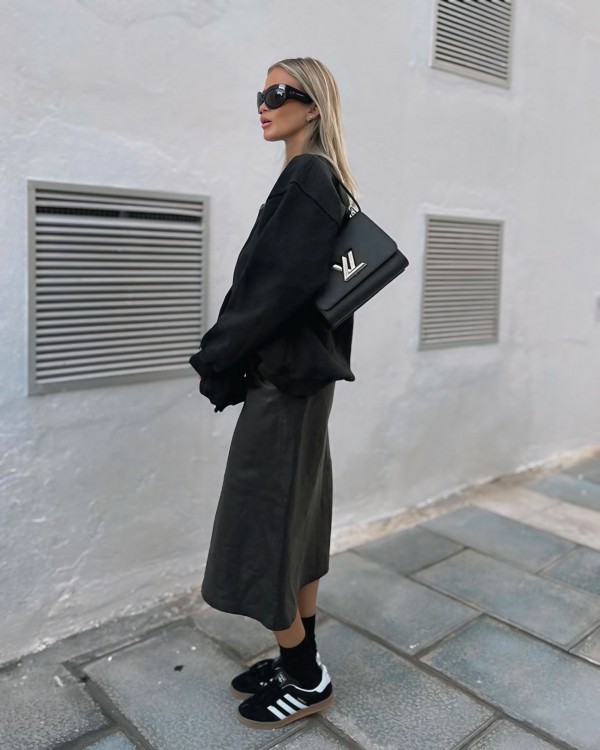 7 công thức phối chân váy với giày thể thao đẹp suốt tuần 7 công thức phối chân váy với giày thể thao đẹp suốt tuần