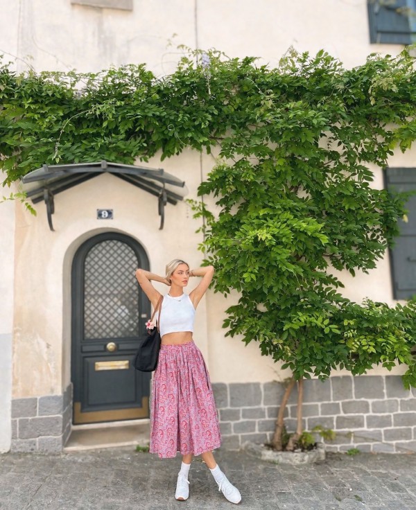 7 công thức phối chân váy với giày thể thao đẹp suốt tuần 7 công thức phối chân váy với giày thể thao đẹp suốt tuần