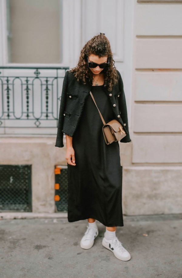 7 công thức phối chân váy với giày thể thao đẹp suốt tuần 7 công thức phối chân váy với giày thể thao đẹp suốt tuần