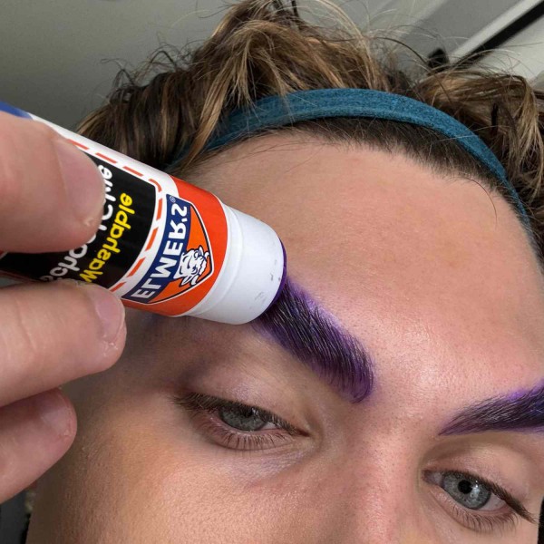 7 trào lưu làm đẹp kỳ lạ đang lan truyền trên mạng xã hội