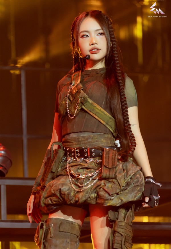 9 kiểu trang điểm ấn tượng làm nên ngôi vị Quán quân của Phương Mỹ Chi 9 kiểu trang điểm ấn tượng làm nên ngôi vị Quán quân của Phương Mỹ Chi