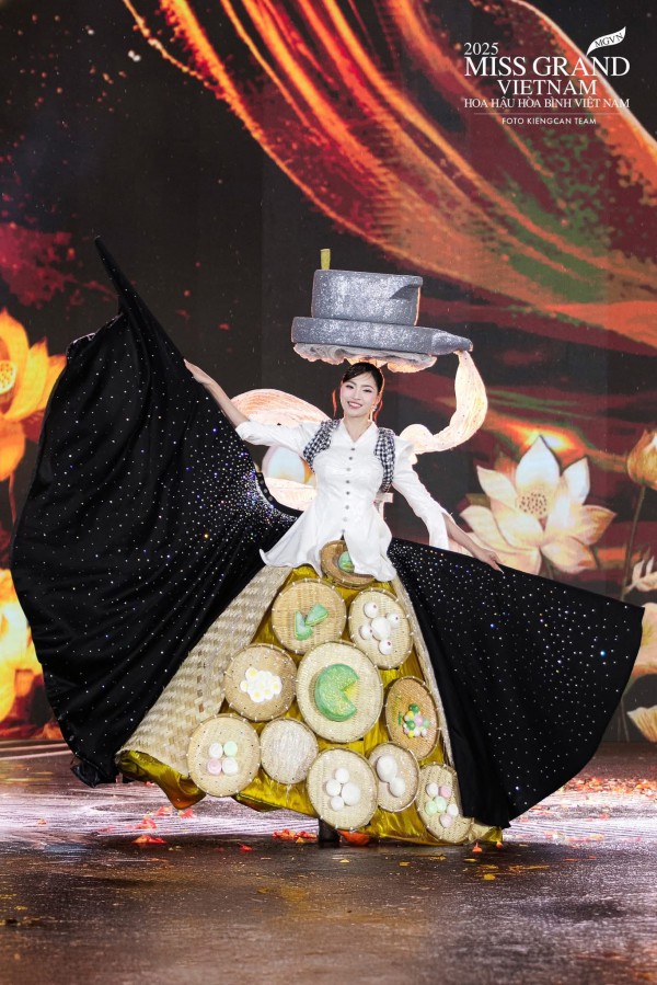 Bàn thờ, xe máy... vào trang phục tại Miss Grand Vietnam Bàn thờ, xe máy... vào trang phục tại Miss Grand Vietnam