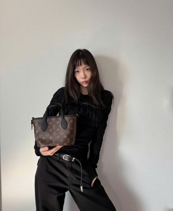 Bí quyết phối trang phục đơn sắc vừa đẹp vừa sang