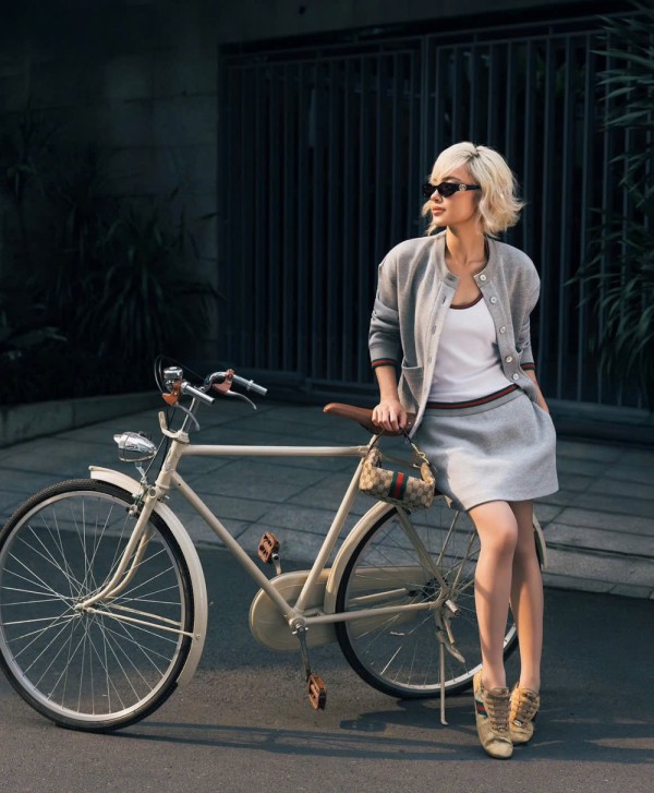 Bí quyết phối trang phục đơn sắc vừa đẹp vừa sang