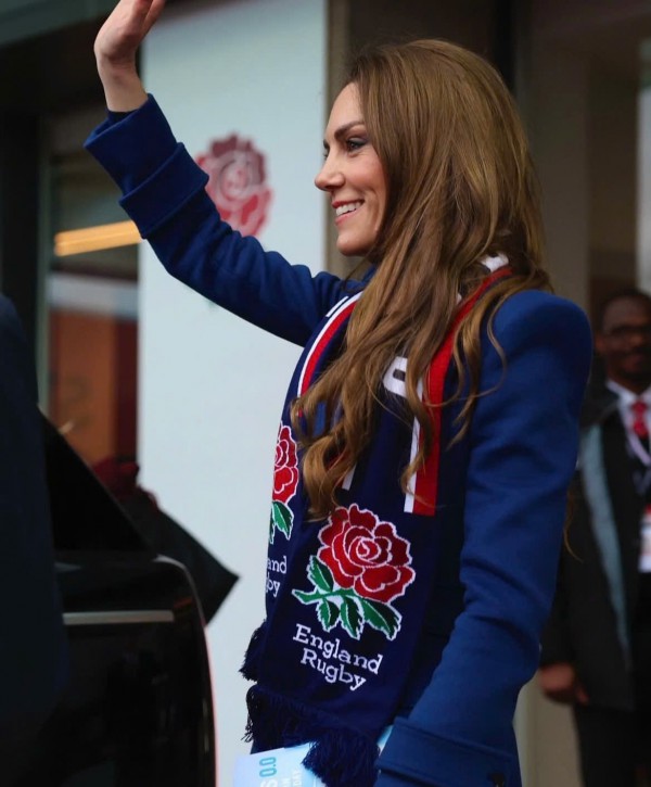 Bộ cánh "phá quy tắc" hoàng gia của vương phi Kate Middleton