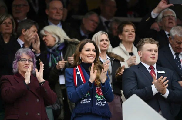 Bộ cánh "phá quy tắc" hoàng gia của vương phi Kate Middleton