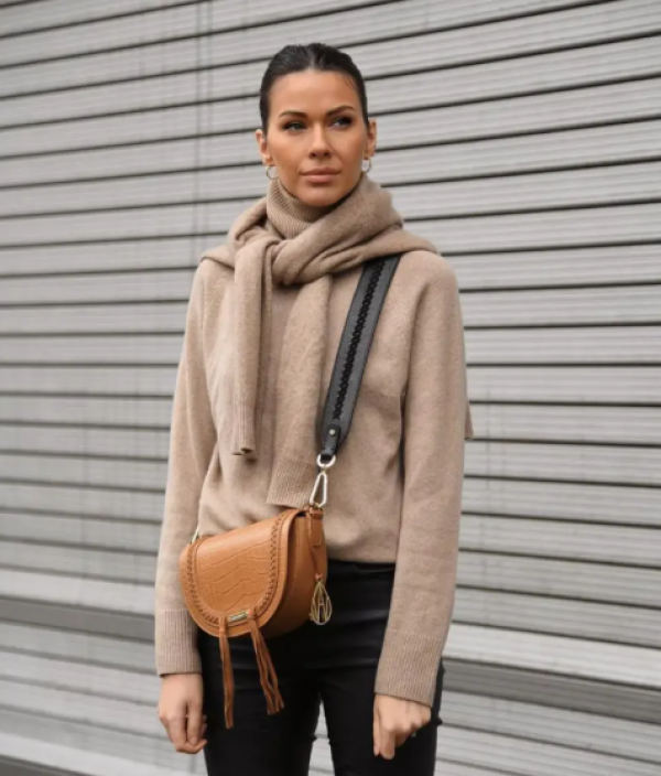 Cách dùng khăn choàng đơn giản để vừa tạo phong cách thời trang vừa giữ ấm