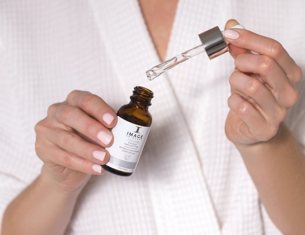Cách sử dụng serum để làn da căng mịn và ngăn ngừa lão hóa