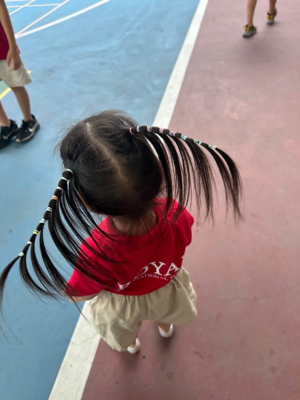 Cô giáo mầm non kiêm nhà tạo mẫu tóc, dân mạng bật cười vì quá ngộ nghĩnh Cô giáo mầm non kiêm nhà tạo mẫu tóc, dân mạng bật cười vì quá ngộ nghĩnh