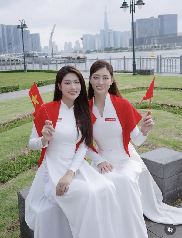 Dàn mỹ nhân Việt đồng loạt diện sắc đỏ, lan tỏa không khí tự hào lễ 2/9 Dàn mỹ nhân Việt đồng loạt diện sắc đỏ, lan tỏa không khí tự hào lễ 2/9