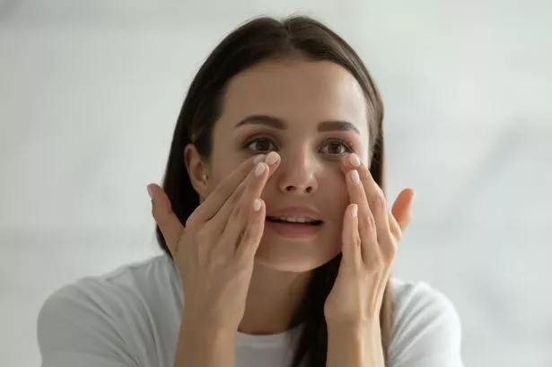 Dấu hiệu da bị dị ứng mỹ phẩm và cách xử lý