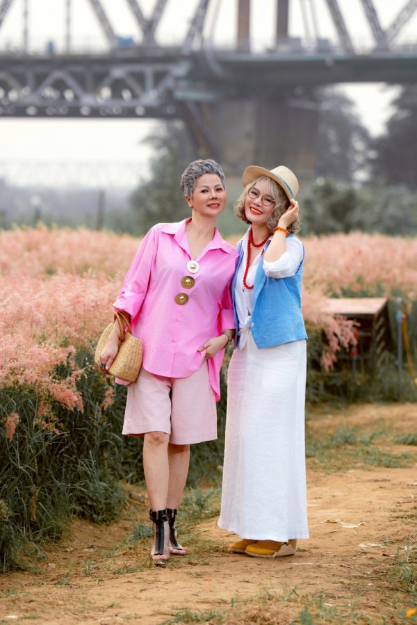 Dopamine dressing - bảng màu rực rỡ, khí chất của phụ nữ tóc lấp lánh&nbsp;