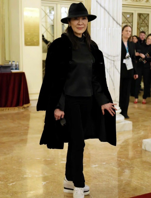 Dương Tử Quỳnh gây chú ý tại Olympic 2026 với phong cách trẻ trung