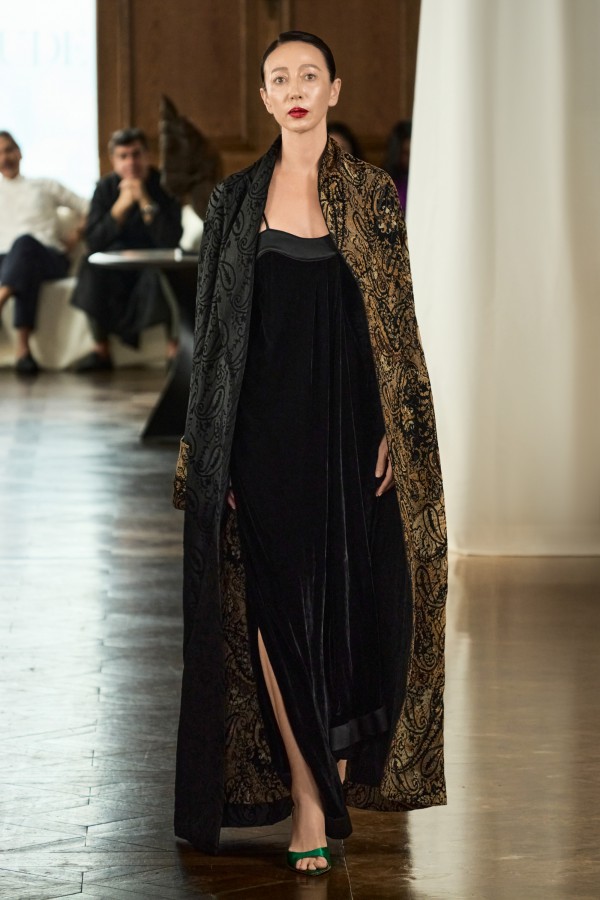 Gigi Hương Giang trình diễn thiết kế lấy cảm hứng tinh thần Phục Hưng