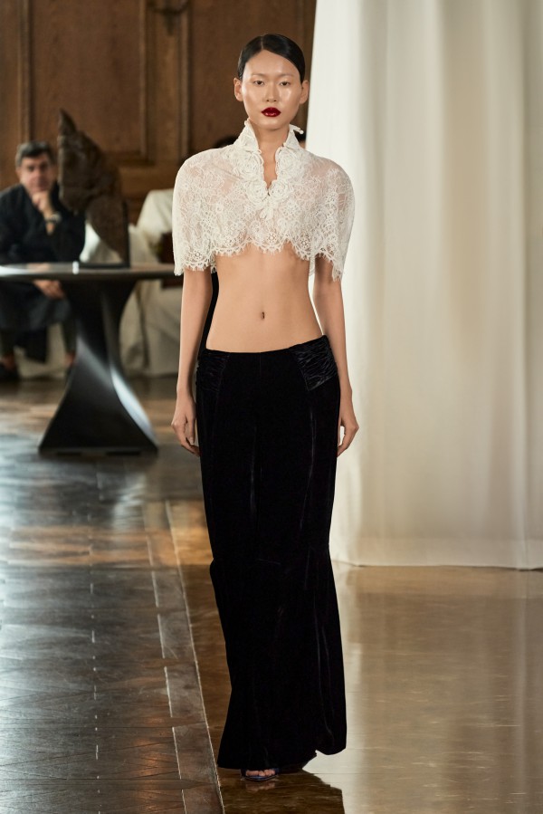 Gigi Hương Giang trình diễn thiết kế lấy cảm hứng tinh thần Phục Hưng