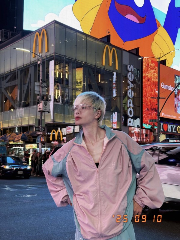 Hà Kino tái xuất sàn diễn New York Fashion Week 2025