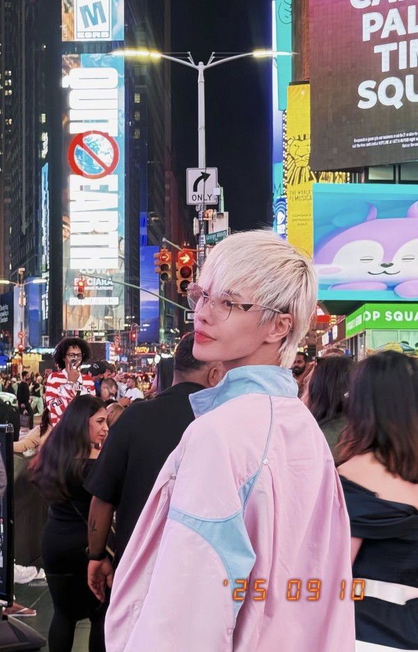 Hà Kino tái xuất sàn diễn New York Fashion Week 2025