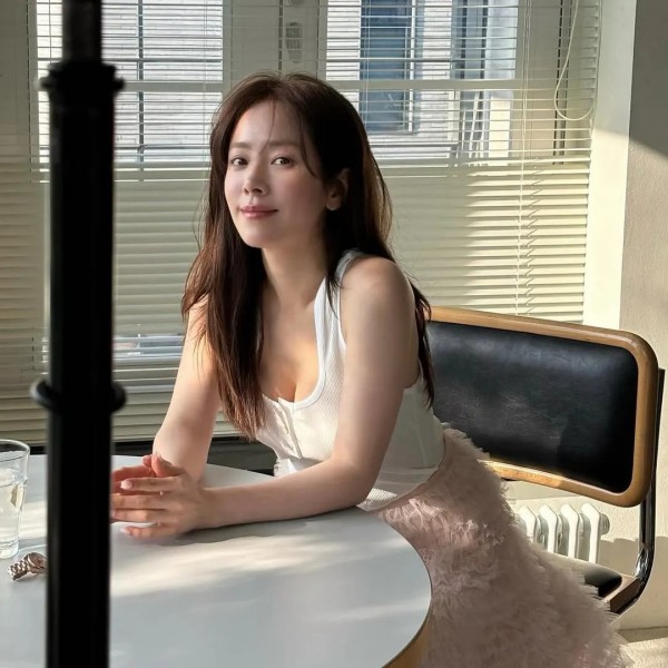 Han Ji Min trẻ trung nhờ detox cơ thể, chăm da kỹ lưỡng