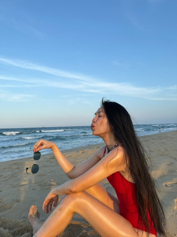 Hiền Thục U50 diện áo tắm Hiền Thục U50 diện áo tắm