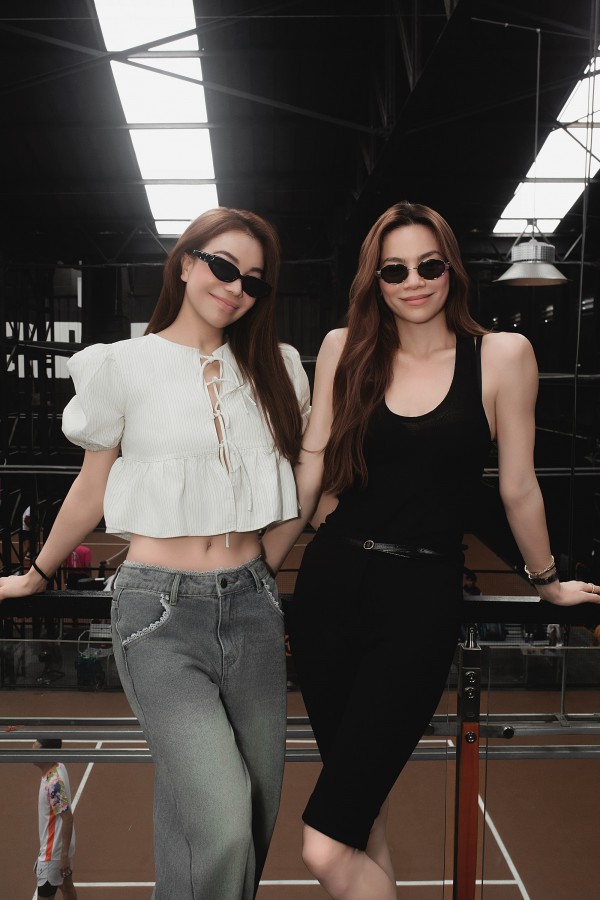 Hồ Ngọc Hà, Trà Ngọc Hằng đọ dáng trên sân pickleball Hồ Ngọc Hà, Trà Ngọc Hằng đọ dáng trên sân pickleball