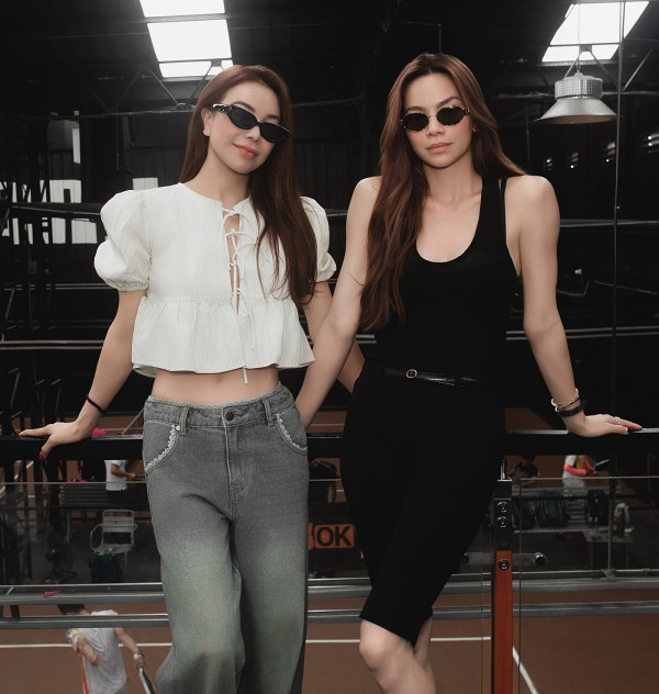 Hồ Ngọc Hà, Trà Ngọc Hằng đọ dáng trên sân pickleball Hồ Ngọc Hà, Trà Ngọc Hằng đọ dáng trên sân pickleball